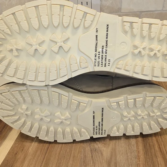 Alpine Design Tan Ankle Boots Size 6.5 NwT - Picture 4 of 8